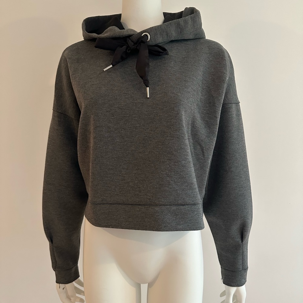 Cropped  hooded sweater size M grey
